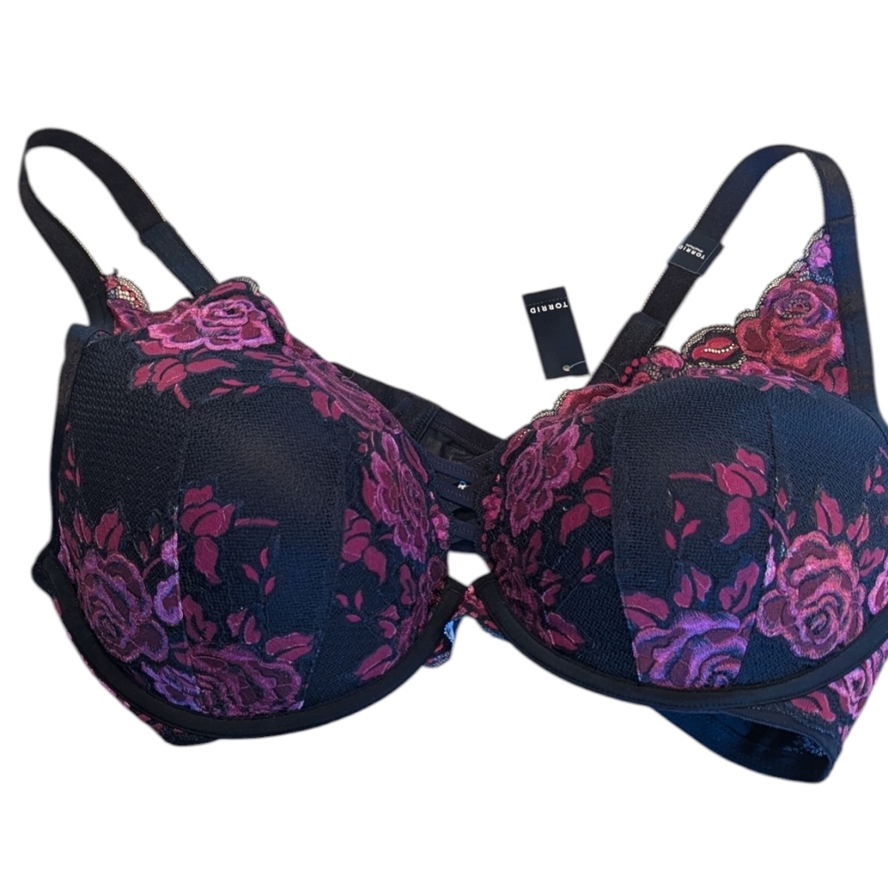 Torrid, Black And Pink Lace XO Plunge Push-up Bra. Size 44C NWT